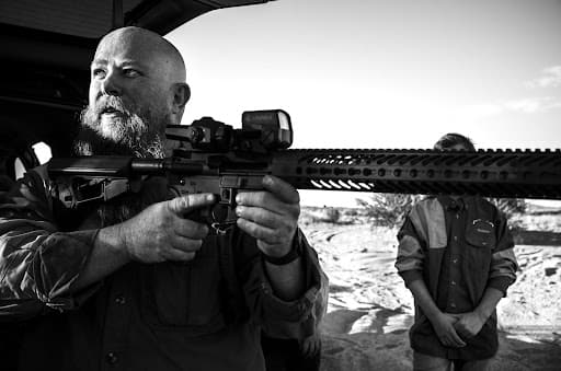 War veteran filmed using a gun by Horacio Marquinez